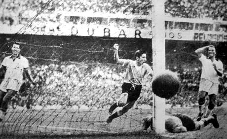 Ghiggia é o primeiro grande carrasco da Seleção Brasileira em Copas <p>Ghiggia é o primeiro grande carrasco da Seleção Brasileira em Copas</p>