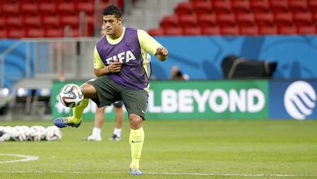 Hulk volta ao Brasil para enfrentar Camarões <p>Hulk volta ao Brasil para enfrentar Camarões</p>
