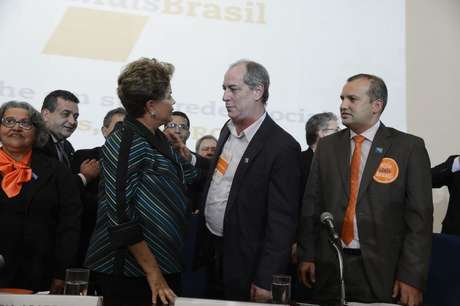 Dilma participou da convenção e cumprimentou Ciro Gomes Dilma participou da convenção e cumprimentou Ciro Gomes