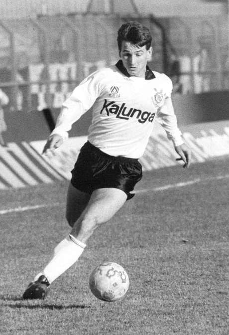 Giba foi campeão brasileiro pelo Corinthians em 1990; aposentado, treinou clubes como Santos, Portuguesa, Guarani, Joinville, Remo, Sport e Grêmio Barueri <p>Giba foi campeão brasileiro pelo Corinthians em 1990; aposentado, treinou clubes como Santos, Portuguesa, Guarani, Joinville, Remo, Sport e Grêmio Barueri</p>