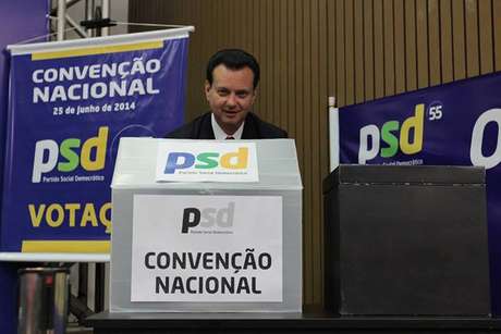 Gilberto Kassab votou na convenção nacional do partido, que a provou apoio ao PT Gilberto Kassab votou na convenção nacional do partido, que a provou apoio ao PT