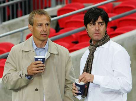 Jurgen Klinsmann e Joachim Low são amigos de longa data Jurgen Klinsmann e Joachim Low são amigos de longa data