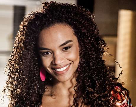 Com cuidados básicos, Lucy Ramos mantém a pele sempre bonita evitando a exposição ao sol Com cuidados básicos, Lucy Ramos mantém a pele sempre bonita evitando a exposição ao sol