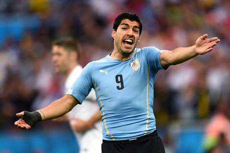 Luis Suárez está fora da Copa e suspenso por nove jogos Luis Suárez está fora da Copa e suspenso por nove jogos