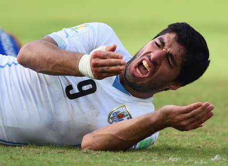 Luis Suárez recebeu punição pesada por morder Chiellini <p>Luis Suárez recebeu punição pesada por morder Chiellini</p>