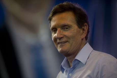 O senador fluminense citou forças enormes que estariam emparedando o PRB, mas preferiu não nomeá-las O senador fluminense citou forças enormes que estariam emparedando o PRB, mas preferiu não nomeá-las