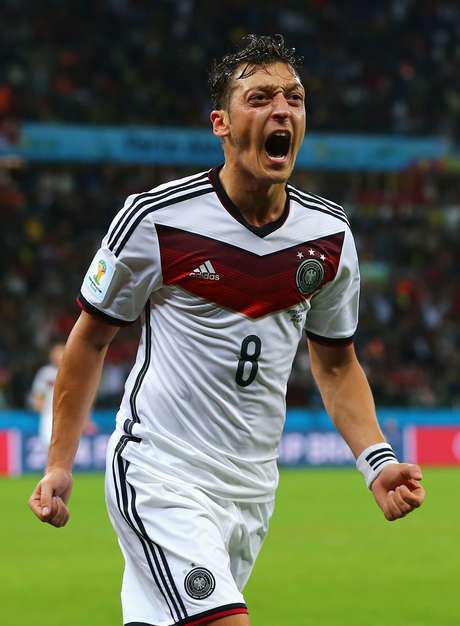 Meia Mesut Özil anunciou doação para instituições de caridade do Brasil <p>Meia Mesut Özil anunciou doação para instituições de caridade do Brasil</p>