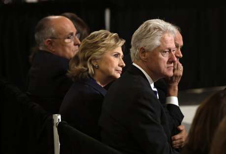 Bill Clinton disse que ataque contra Osama bin Laden significaria a destruição de pequena cidade no Afeganistão, o que teria causado a morte de 300 mulheres e crianças <p class="text">Bill Clinton disse que ataque contra Osama bin Laden significaria a destruição de pequena cidade no Afeganistão, o que teria causado a morte de 300 mulheres e crianças</p>