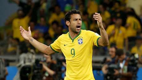 Fred na derrota para a Alemanha: centroavante foi o único jogador da Seleção a rebater abertamente as vaias da torcida <p>Fred na derrota para a Alemanha: centroavante foi o único jogador da Seleção a rebater abertamente as vaias da torcida</p>