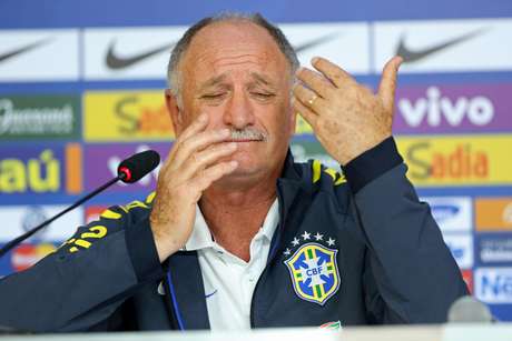 Luiz Felipe Scolari discutiu com Van Gaal na primeira fase, mas rivalidade com Holanda esfriou <p>Luiz Felipe Scolari discutiu com Van Gaal na primeira fase, mas rivalidade com Holanda esfriou</p>