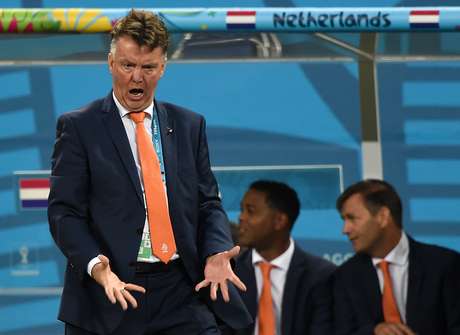 Técnico Louis van Gaal em partida contra a Argentina; resposta a Felipão após 20 dias <p>Técnico Louis van Gaal em partida contra a Argentina; resposta a Felipão após 20 dias</p>