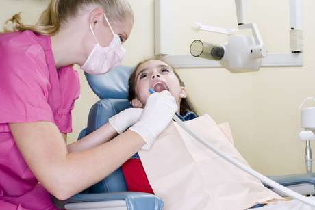 Creatas Images / ThinkStock <p>Es importante conocer los beneficios de utilizar un mantenedor de espacio y cómo éste puede ayudar a mantener la salud dental de su hijo.</p>