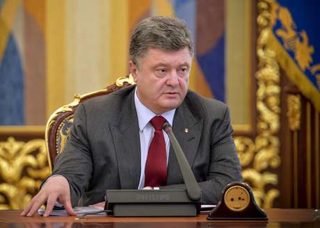 Poroshenko afirmou ter convicção de que se trata de um "ato terrorista" Poroshenko afirmou ter convicção de que se trata de um "ato terrorista"