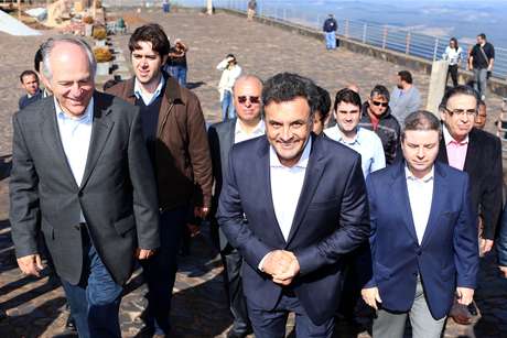 Para ministro do TSE, ataque à Aécio Neves (PSDB) não foi "um debate servil à democracia" <p>Para ministro do TSE, ataque à Aécio Neves (PSDB) não foi "um debate servil à democracia"</p>