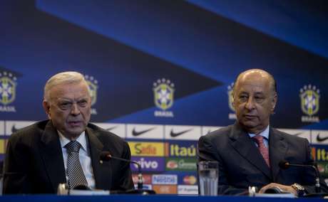 Comandada por Marin e Del Nero, CBF quer a aprovação por Dilma do projeto de refinanciamento das dívidas dos clubes <p>Comandada por Marin e Del Nero, CBF quer a aprovação por Dilma do projeto de refinanciamento das dívidas dos clubes</p>