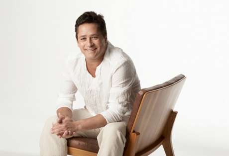 Sertanejo é pai de seis filhos e tem 14 álbuns no currículo <p>Sertanejo é pai de seis filhos e tem 14 álbuns no currículo</p>