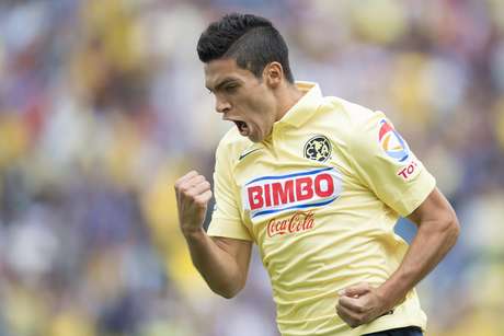 Raúl Jiménez marca tres y América humilla 4-0 al Puebla
