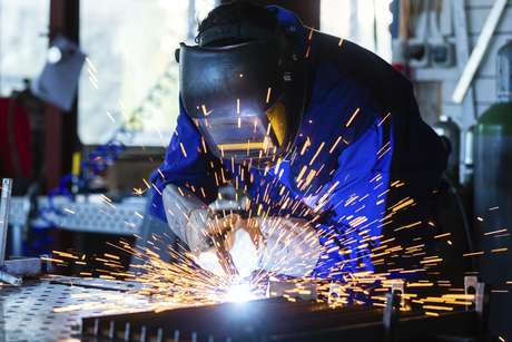 Faturamento da indústria caiu 2,9% no semestre <p>Faturamento da indústria caiu 2,9% no semestre</p>