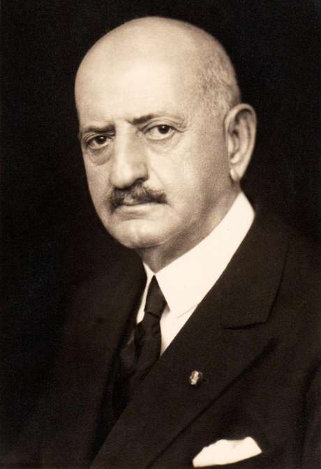 Um dos maiores empreendedores da história do Brasil somou sorte, inteligência, capacidade gerencial e muito trabalho para construir sua fortuna Um dos maiores empreendedores da história do Brasil somou sorte, inteligência, capacidade gerencial e muito trabalho para construir sua fortuna