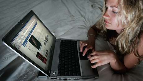 Apenas 1% dos pais sabe que os filhos tiveram relacionamentos que começaram online <p>Apenas 1% dos pais sabe que os filhos tiveram relacionamentos que começaram online</p>
