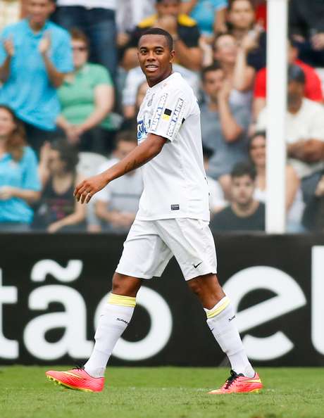 Clássico marcou a reestreia de Robinho pelo Santos <p>Clássico marcou a reestreia de Robinho pelo Santos</p>