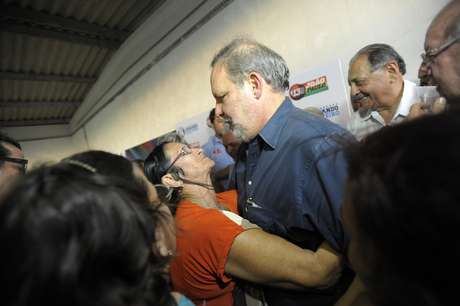 A soma dos votos dos concorrentes de Armando Monteiro (PTB-PE) não ultrapassaria seus votos, diz Ibope <p>A soma dos votos dos concorrentes de Armando Monteiro (PTB-PE) não ultrapassaria seus votos, diz Ibope</p>