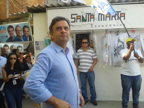 "O ministro Guido é reconhecido entre nós como a Mãe Dináh às avessas. Toda previsão que ele faz dá o contrário", disse Aécio Neves em Natal <p>"O ministro Guido é reconhecido entre nós como a Mãe Dináh às avessas. Toda previsão que ele faz dá o contrário", disse Aécio Neves em Natal</p>