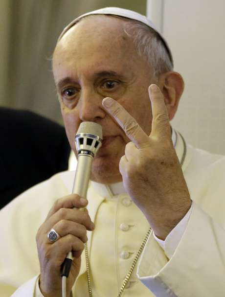Francisco tem feito apelos de paz e de condenação contra a violência no Iraque <p>Francisco tem feito apelos de paz e de condenação contra a violência no Iraque</p>
