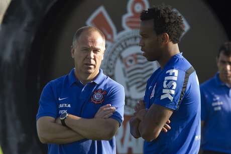Mano conversa com Gil, convocado para Seleção Brasileira Mano conversa com Gil, convocado para Seleção Brasileira