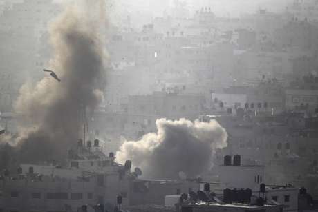 Bombardeios a prédios altos e residenciais mataram, pelo menos, duas pessoas nesta terça-feira Bombardeios a prédios altos e residenciais mataram, pelo menos, duas pessoas nesta terça-feira