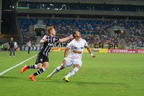 Ferrugem (esq.) foi expulso contra o Bragantino <p>Ferrugem (esq.) foi expulso contra o Bragantino</p>
