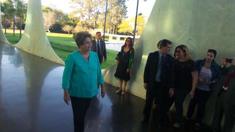Dilma afirmou ter pedido ao Ministro da Justiça, José Eduardo Cardozo, que requisitasse informações sobre os envolvidos à PF <p>Dilma afirmou ter pedido ao Ministro da Justiça, José Eduardo Cardozo, que requisitasse informações sobre os envolvidos à PF</p>