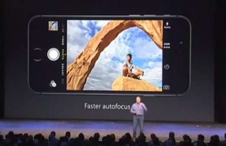 Apple lança nesta sexta-feira novos iPhones com telas de 4.7 e 5.5 polegadas. <p>Apple lança nesta sexta-feira novos iPhones com telas de 4.7 e 5.5 polegadas.</p>
