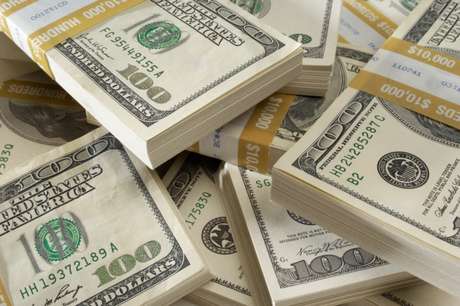 Divisa deve continuar por volta de R$ 2,55 até que fique mais claro como será o próximo governo, de acordo com analistas <p>Divisa deve continuar por volta de R$ 2,55 até que fique mais claro como será o próximo governo, de acordo com analistas</p>