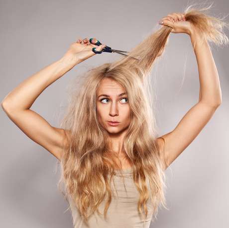 Antes de trocar o cabelo longo pelo curto, tente o médio e faça adaptações para chegar ao resultado desejado sem se arrepender Antes de trocar o cabelo longo pelo curto, tente o médio e faça adaptações para chegar ao resultado desejado sem se arrepender