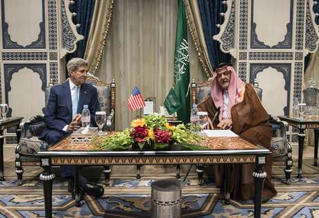 Kerry e o ministro das Relações Exteriores da Arábia Saudita se encontram nesta quinta-feira <p>Kerry e o ministro das Relações Exteriores da Arábia Saudita se encontram nesta quinta-feira</p>