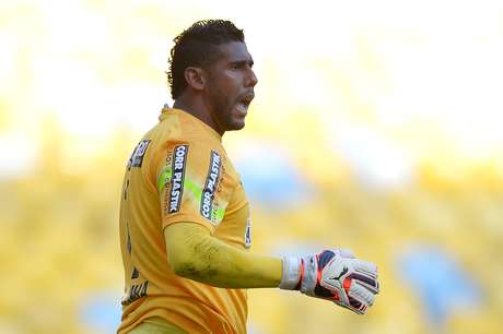 <p>Manifesta&ccedil;&otilde;es racistas contra o goleiro Aranha colocaram em evid&ecirc;ncia a quest&atilde;o da discrimina&ccedil;&atilde;o racial no Pa&iacute;s</p>