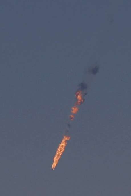 Jato militar sírio foi atingido nesta terça-feira por, supostamente, ter invadido espaço aéreo Jato militar sírio foi atingido nesta terça-feira por, supostamente, ter invadido espaço aéreo