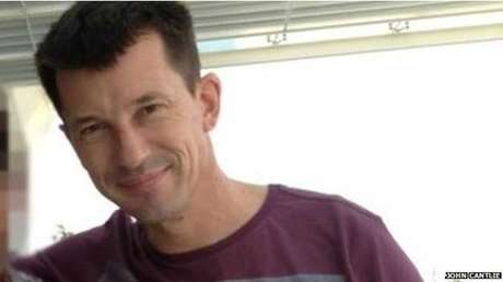 Jornalista John Cantlie disse que Ocidente "dormiu no ponto e foi pego de surpresa pelo rápido avanço do Estado Islâmico" Jornalista John Cantlie disse que Ocidente "dormiu no ponto e foi pego de surpresa pelo rápido avanço do Estado Islâmico"