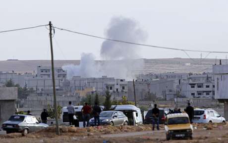 A cidade de Kobani apresenta alguns grupos de resistência aos ataques dos jihadistas A cidade de Kobani apresenta alguns grupos de resistência aos ataques dos jihadistas