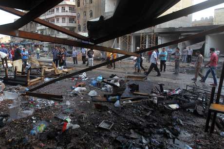Cidade de Bagdá, no Iraque, sofreu ataques de carros-bomba Cidade de Bagdá, no Iraque, sofreu ataques de carros-bomba