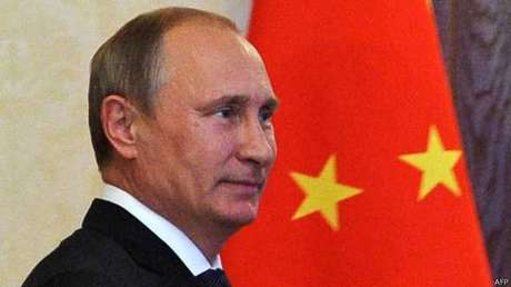 O presidente da Rússia Vladimir Putin foi um dos que parabenizaram Dilma <p>O presidente da Rússia Vladimir Putin foi um dos que parabenizaram Dilma</p>