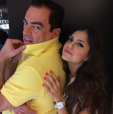 Biaggi investiu em estilo surfista no cabelo de Jessika Alves Biaggi investiu em estilo surfista no cabelo de Jessika Alves