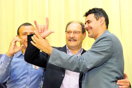 O Partido Republicano Brasileiro (PRB) oficializa apoio à candidatura de José Ivo Sartori (PMDB) no segundo turno, em 10 de outubro O Partido Republicano Brasileiro (PRB) oficializa apoio à candidatura de José Ivo Sartori (PMDB) no segundo turno, em 10 de outubro