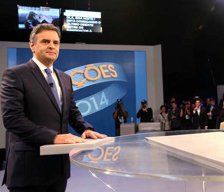 Aécio Neves (PSDB) durante debate na Rede Globo Aécio Neves (PSDB) durante debate na Rede Globo
