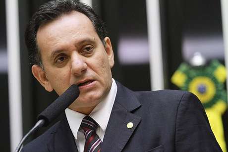 Leitão, que nega ter cometido crime eleitoral, prestou esclarecimentos à PF e foi liberado <p>Leitão, que nega ter cometido crime eleitoral, prestou esclarecimentos à PF e foi liberado</p>