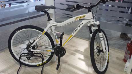 Modelo de mountain bike da GM lançado no salão tem aro 27,5'' e é super leve <p>Modelo de mountain bike da GM lançado no salão tem aro 27,5'' e é super leve</p>