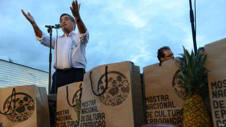 Gilberto Carvalho defende que o Brasil reduza sua dependência do uso de agrotóxicos Gilberto Carvalho defende que o Brasil reduza sua dependência do uso de agrotóxicos