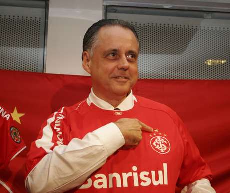 Fernando Carvalho foi convidado a participar da Rádio Gaúcha como comentarista <p>Fernando Carvalho foi convidado a participar da Rádio Gaúcha como comentarista</p>