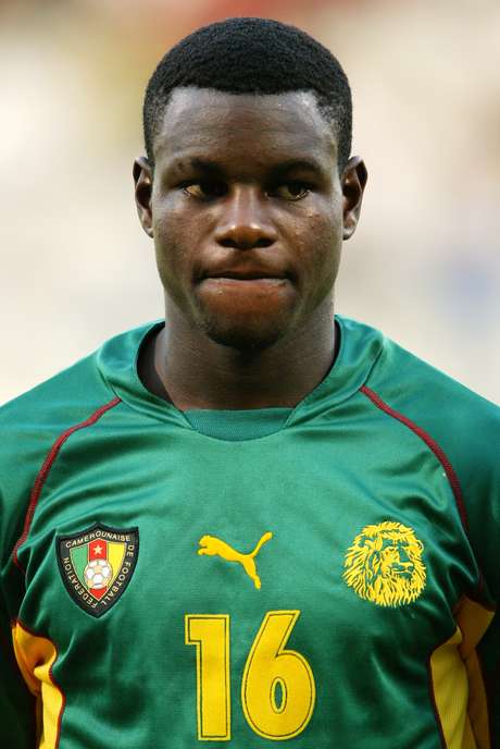 Valéry Mézague jogou pela seleção camaronesa na Copa das Confederações de 2003 <p>Valéry Mézague jogou pela seleção camaronesa na Copa das Confederações de 2003</p>